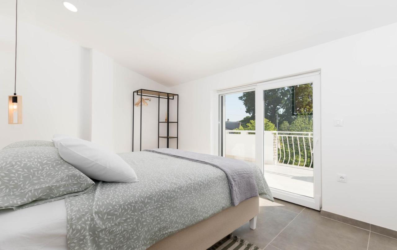 Apartment Eros Šišan Eksteriør bilde