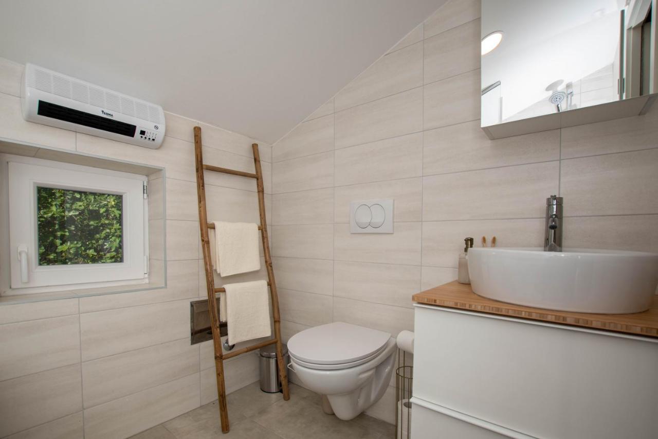 Apartment Eros Šišan Eksteriør bilde